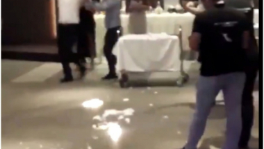 svadba, prevrnuta torta, prenk