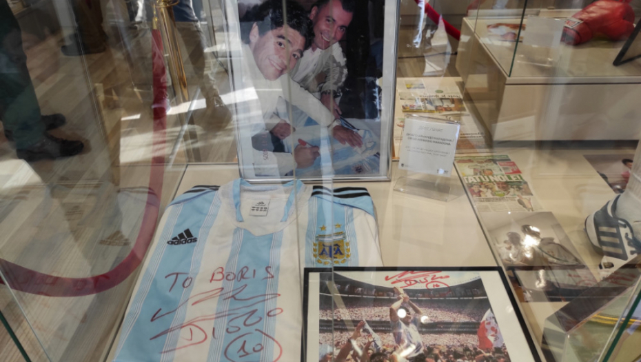 Izložba Borisa Vrhovca