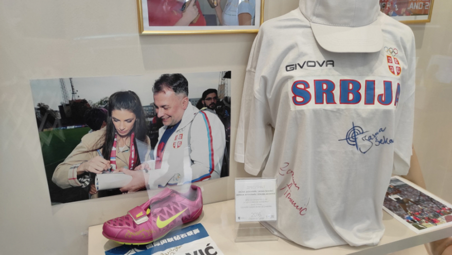 Izložba Borisa Vrhovca