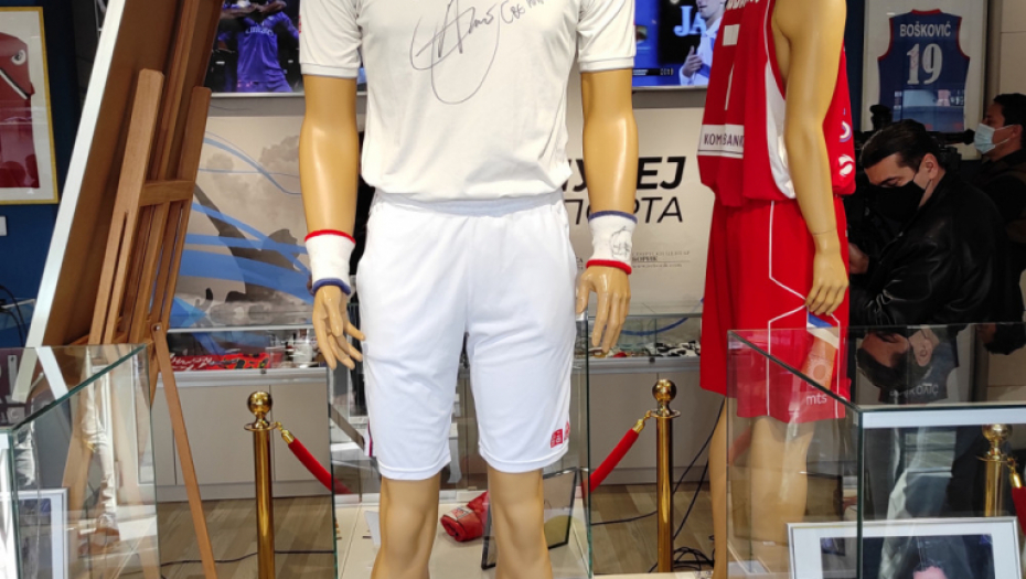 Izložba Borisa Vrhovca