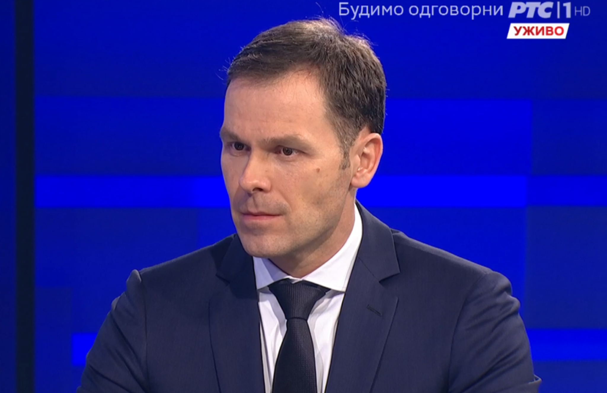 Sini&scaron;a Mali, Oko magazin