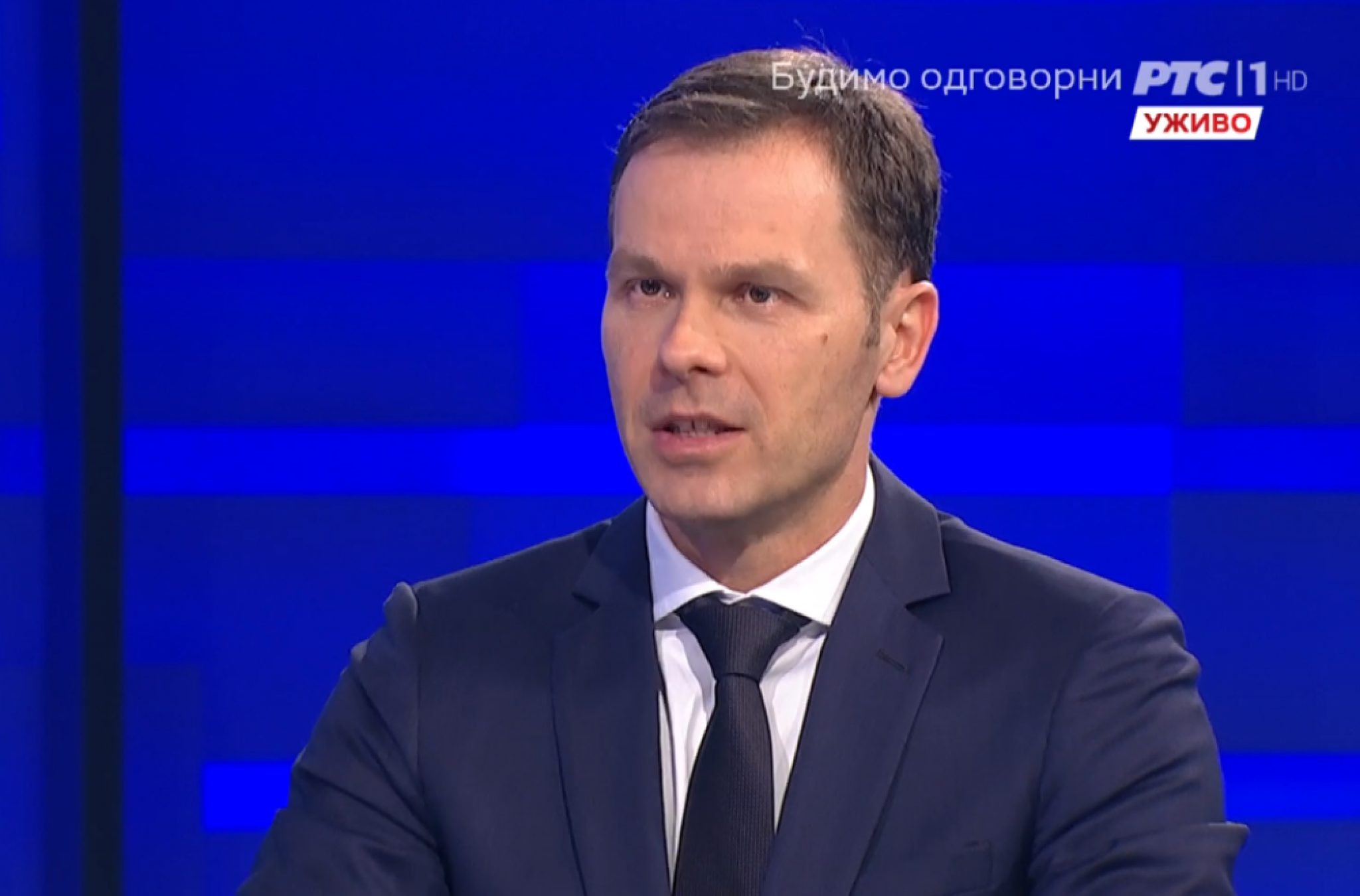 Sini&scaron;a Mali, Oko magazin