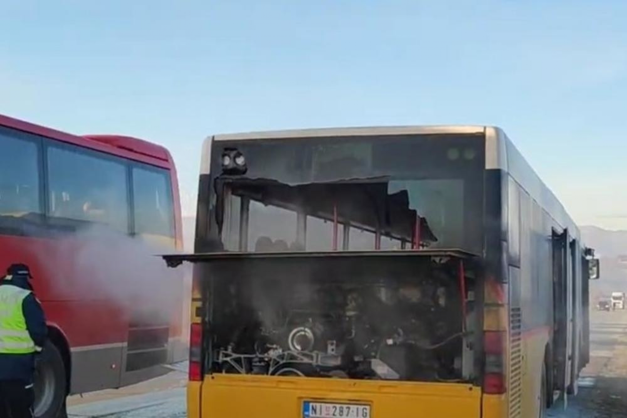 Zapaljeni autobus