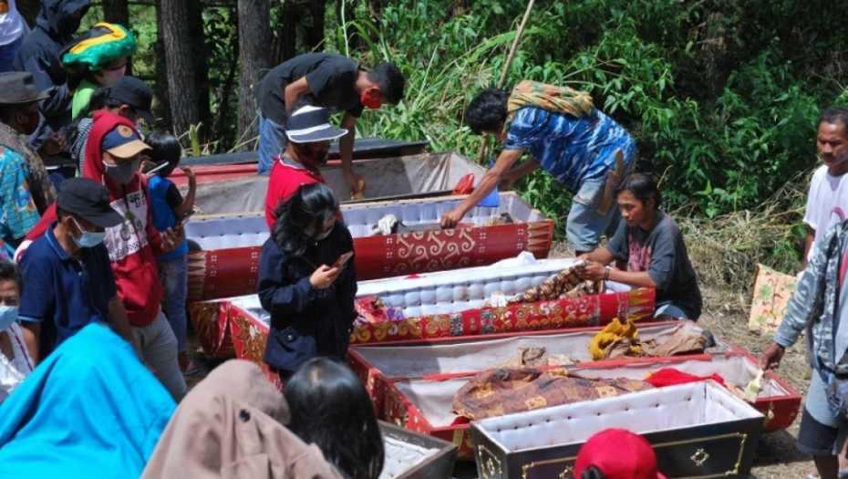 indonetija, toraja, sahrana
