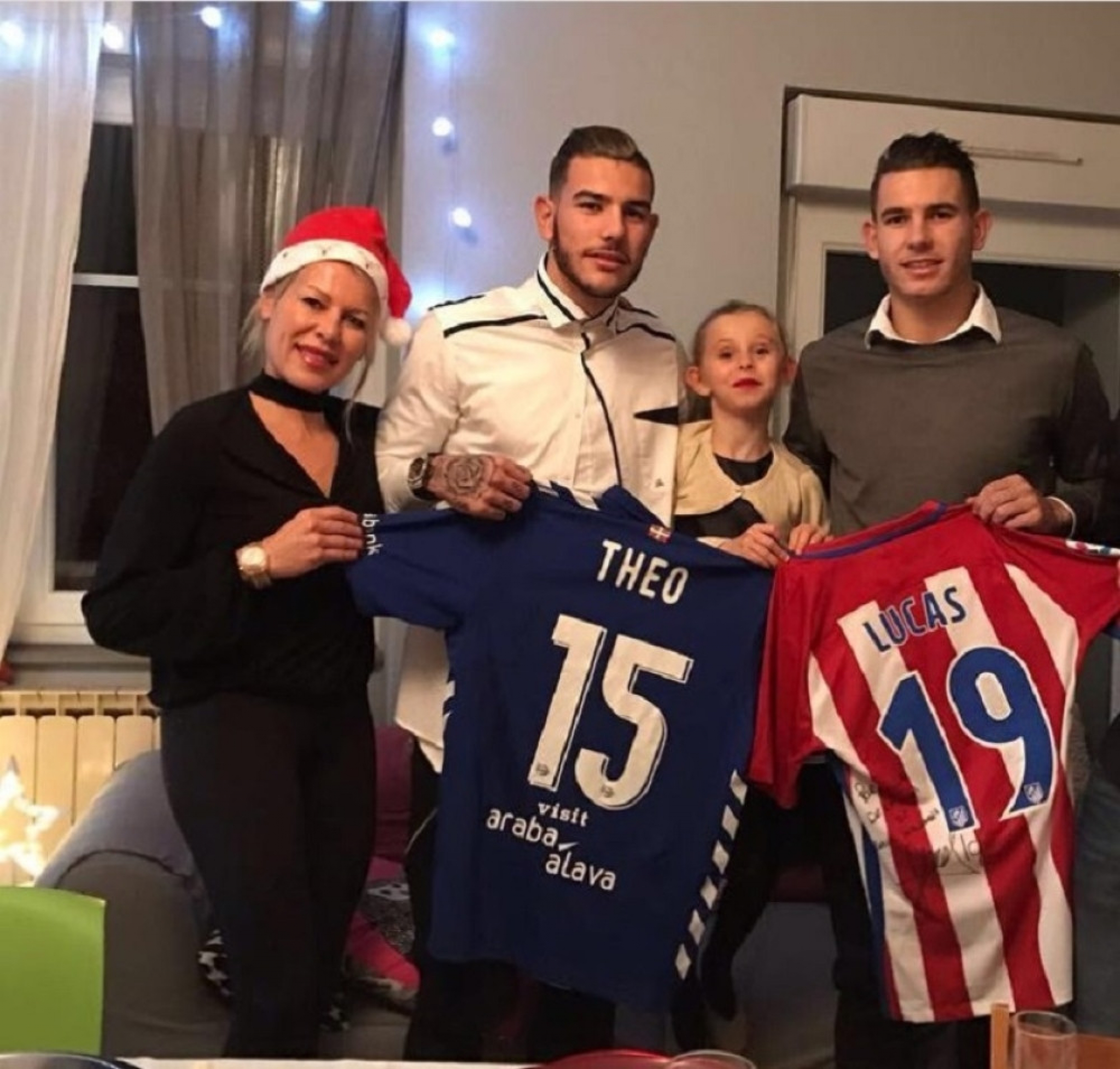 Teo i Lukas Ernandes sa majkom