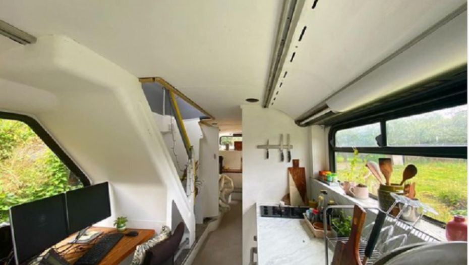 kuća napravljena od autobusa