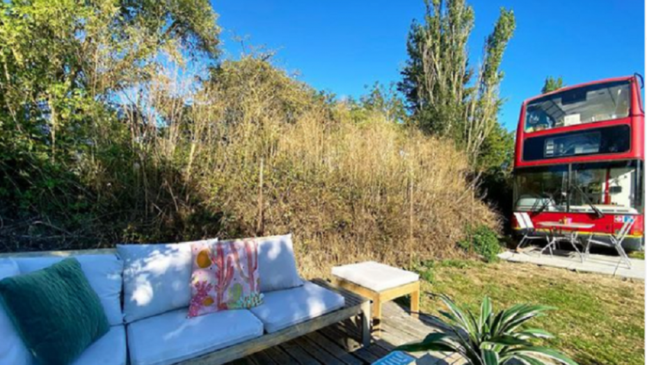 kuća napravljena od autobusa