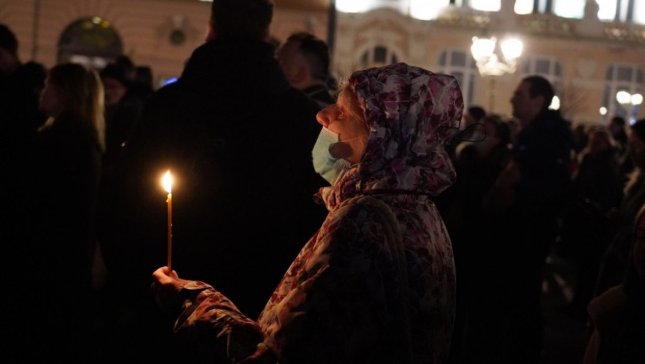 Đorđe Balašević građani odaju počast u centru Novog Sada