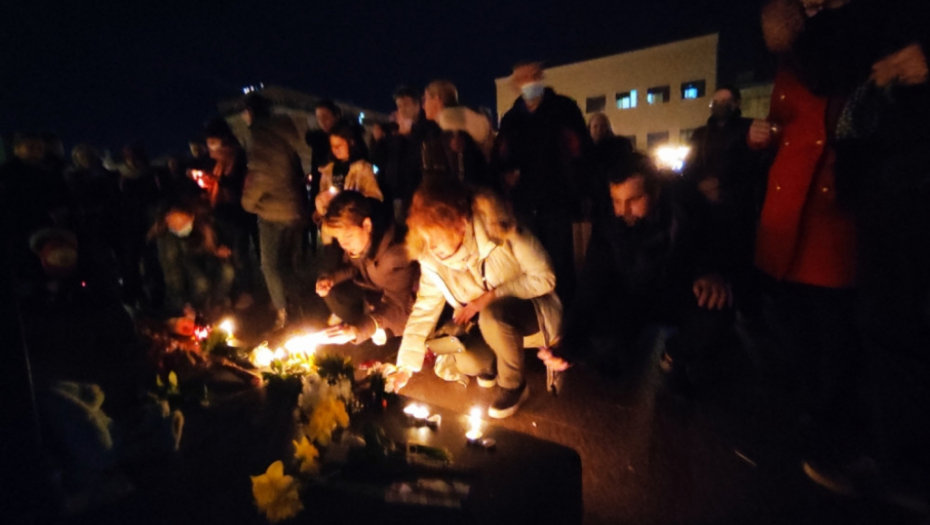 Paljenje sveća u Novom Sadu