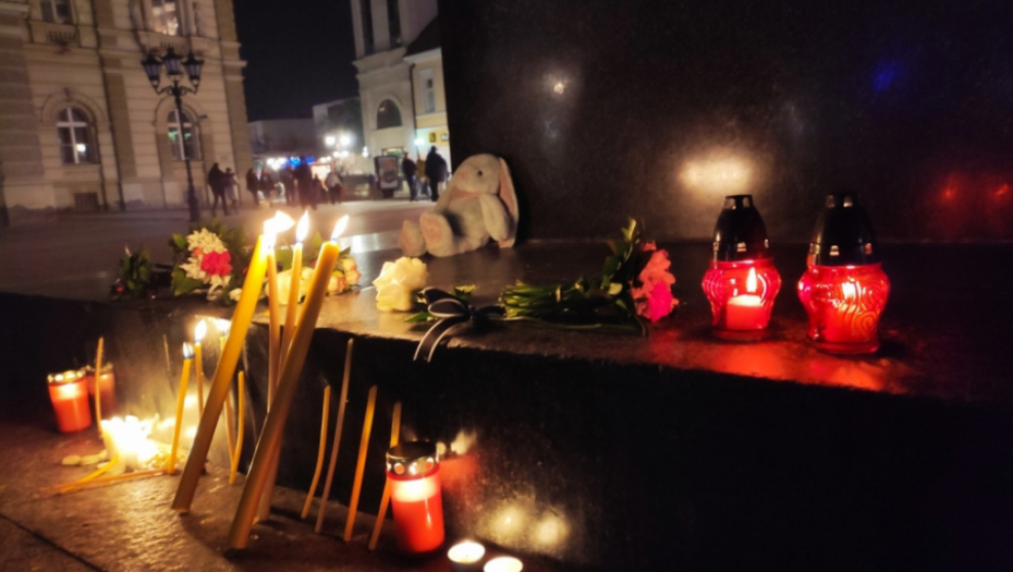 Paljenje sveća u Novom Sadu