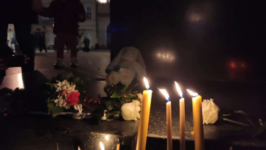 Paljenje sveća u Novom Sadu