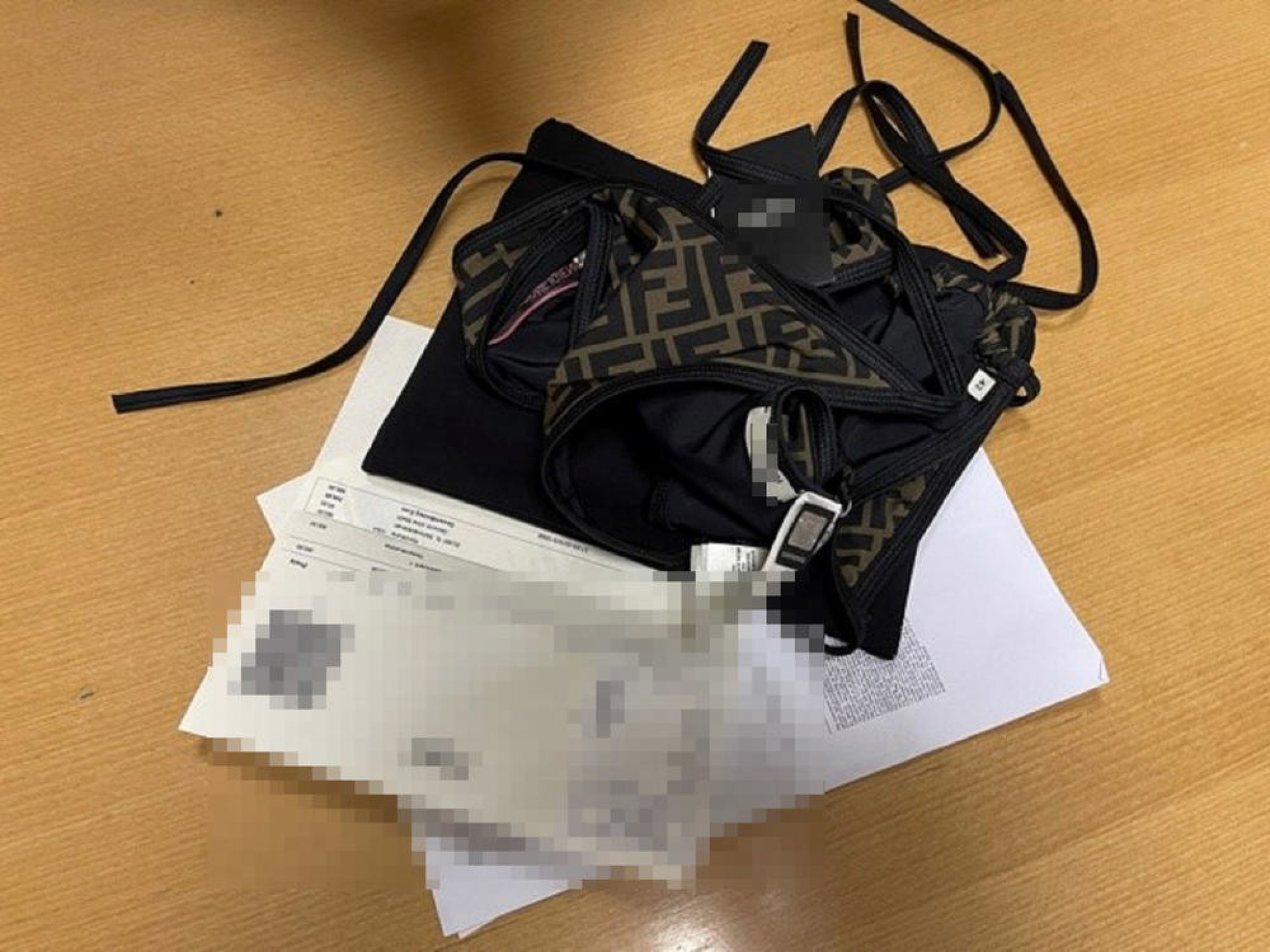 U luksuznom automobilu policija pronašla neprijavljenu robu