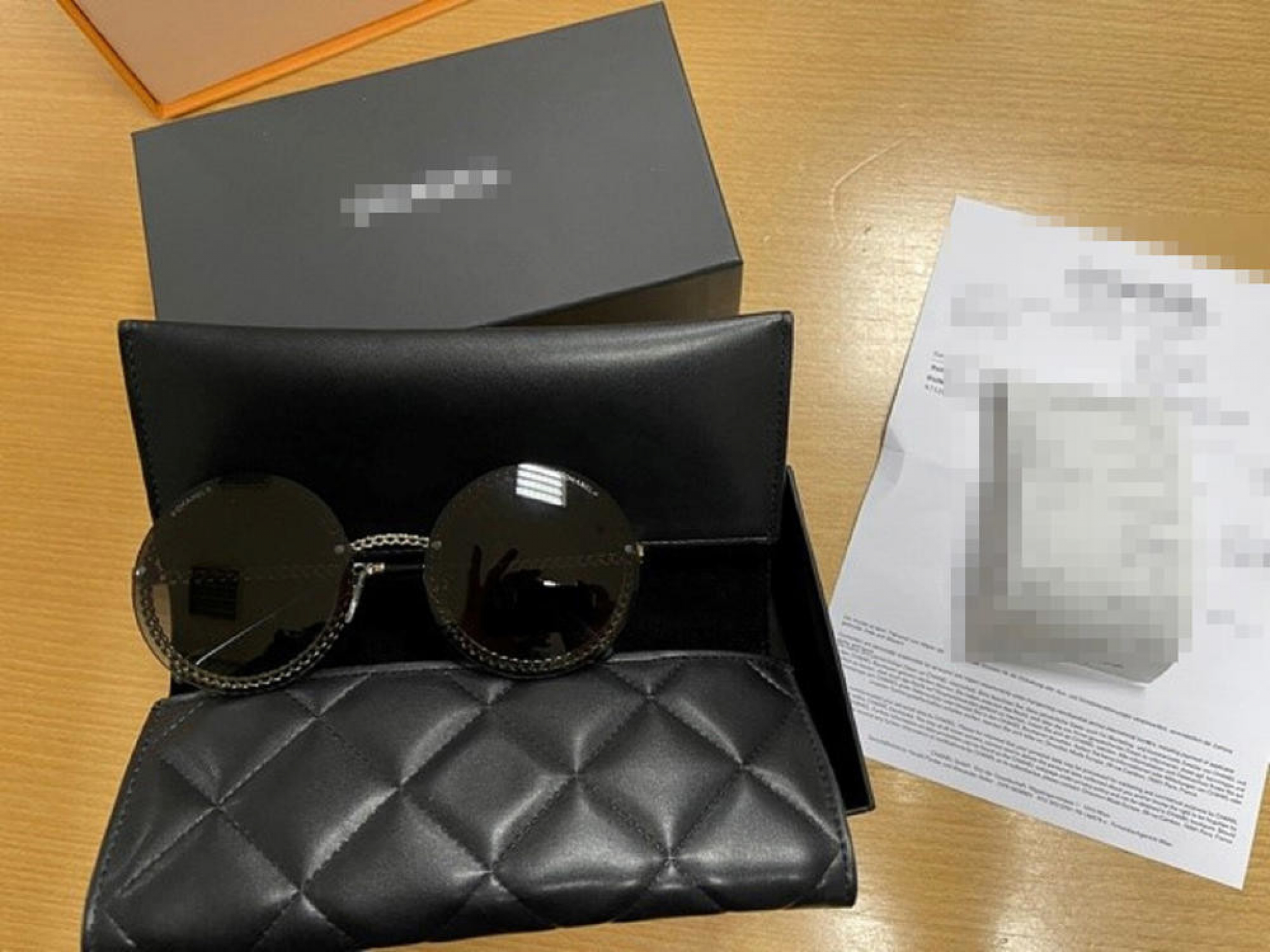 U luksuznom automobilu policija pronašla neprijavljenu robu