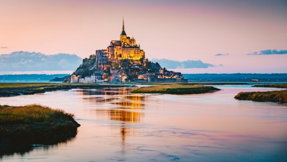 Mont Saint Michel, francuska, dvorac
