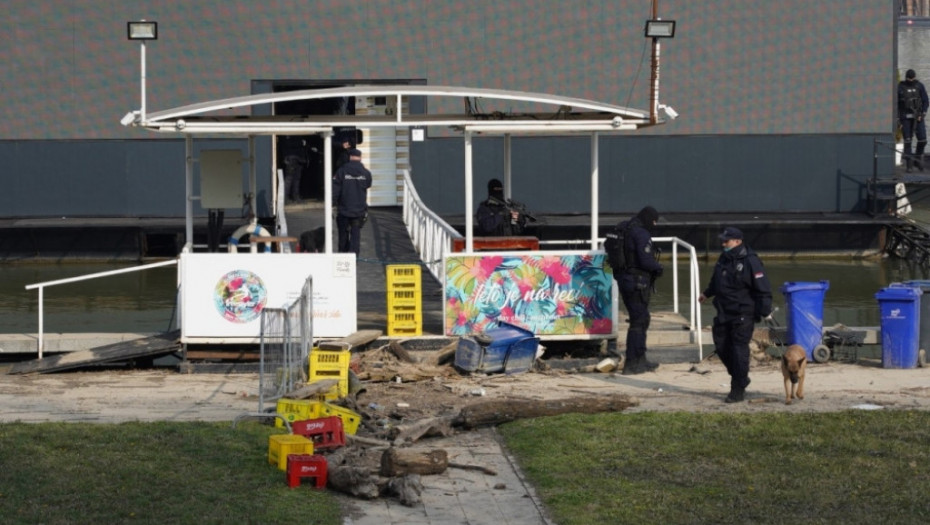 Policija pretresa splav "Fristajler"