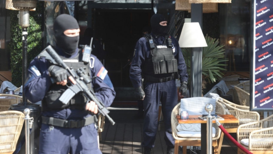 Policija pretresa "Kasinu"