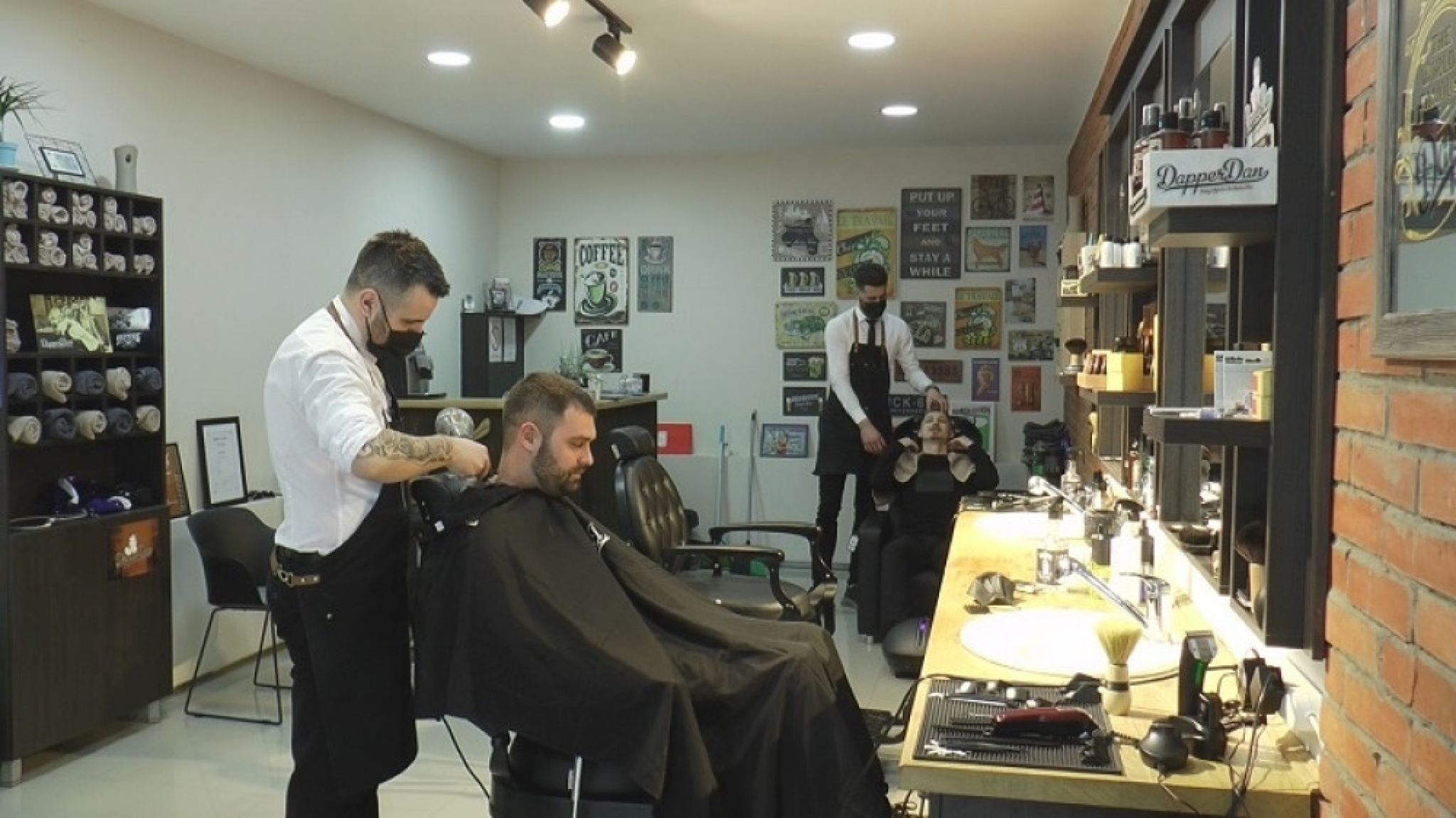 Frizer Nemanja Tarić frizerski salon