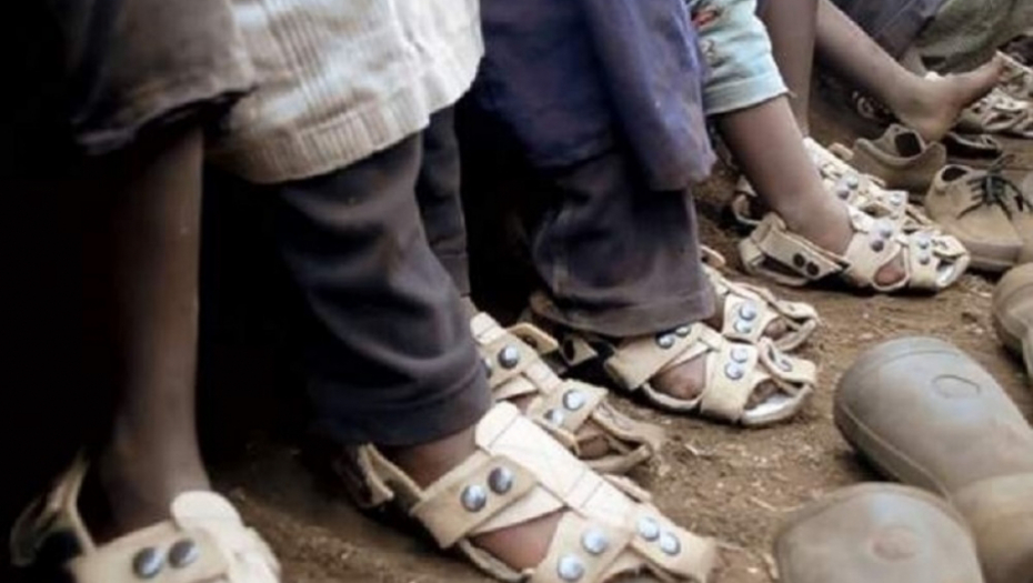 pbuca, deca, sandale