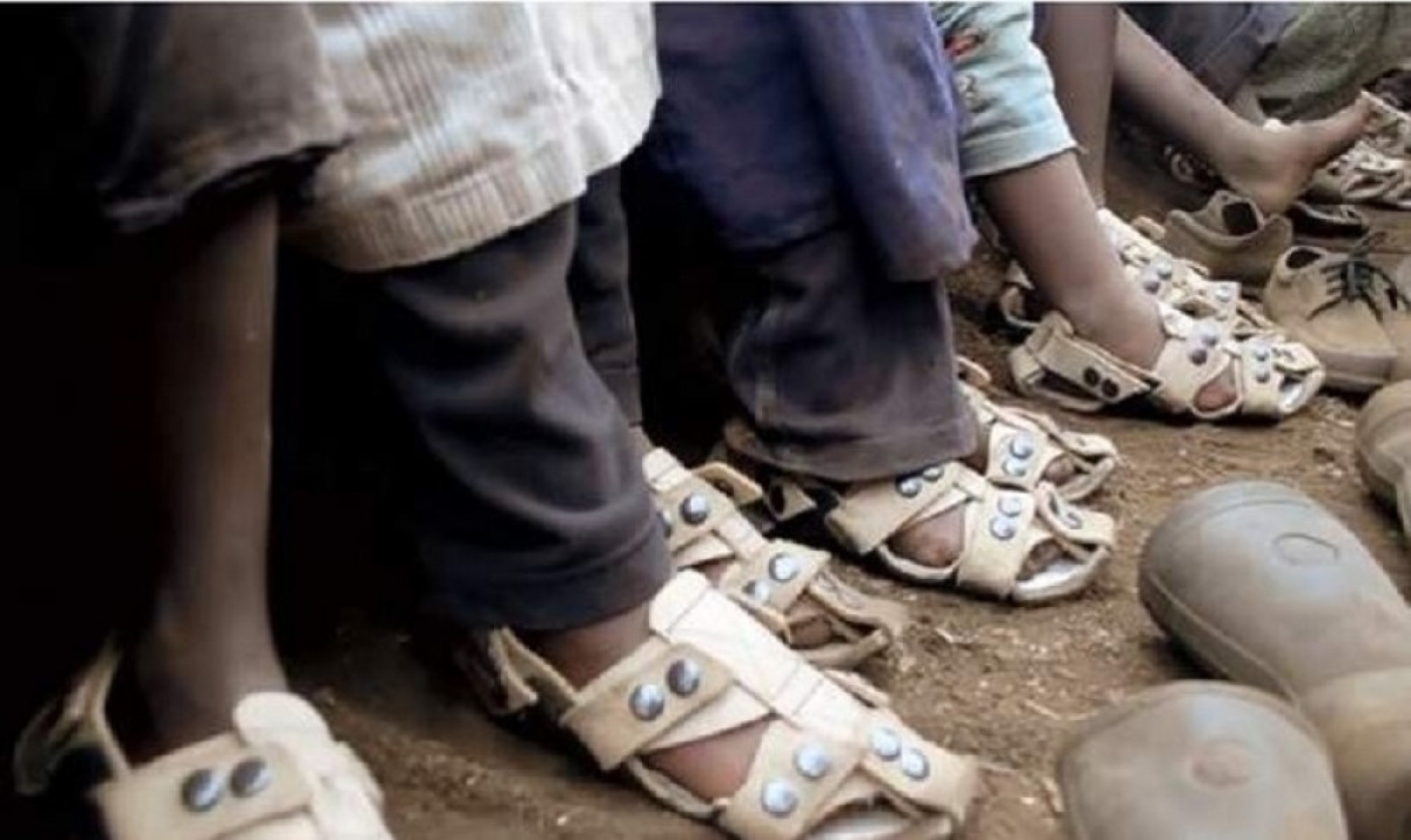 pbuca, deca, sandale