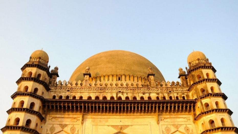 Gol Gumbaz, hram