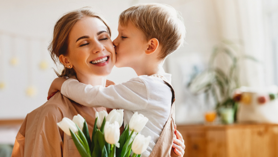 Majka i dete, sin, porodica