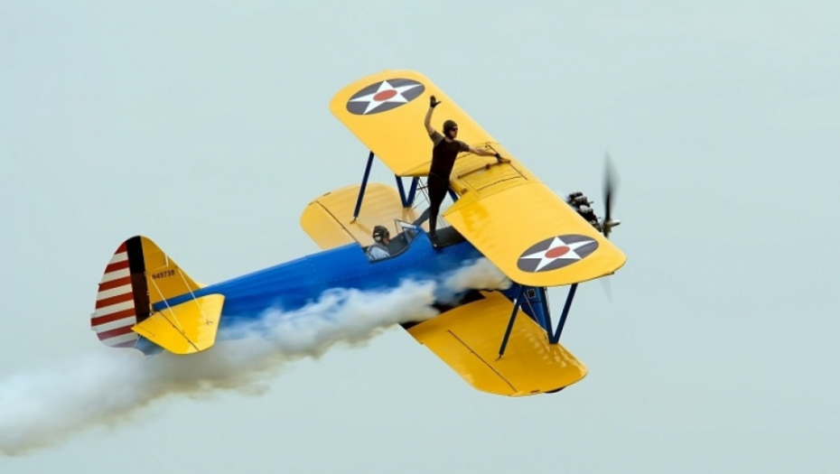 vratolomije, hodači na krilima, avion, cirkus