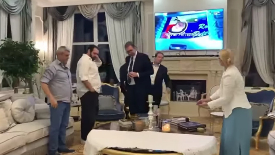 Vučić u poseti Bogoljubu Kariću