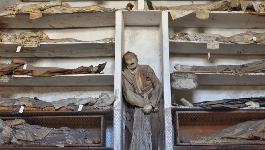 BIZARNI MUZEJ KAPUCINSKOG MANASTIRA, kostur