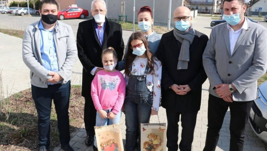 Miloš Vučević prilikom uručenja stana 