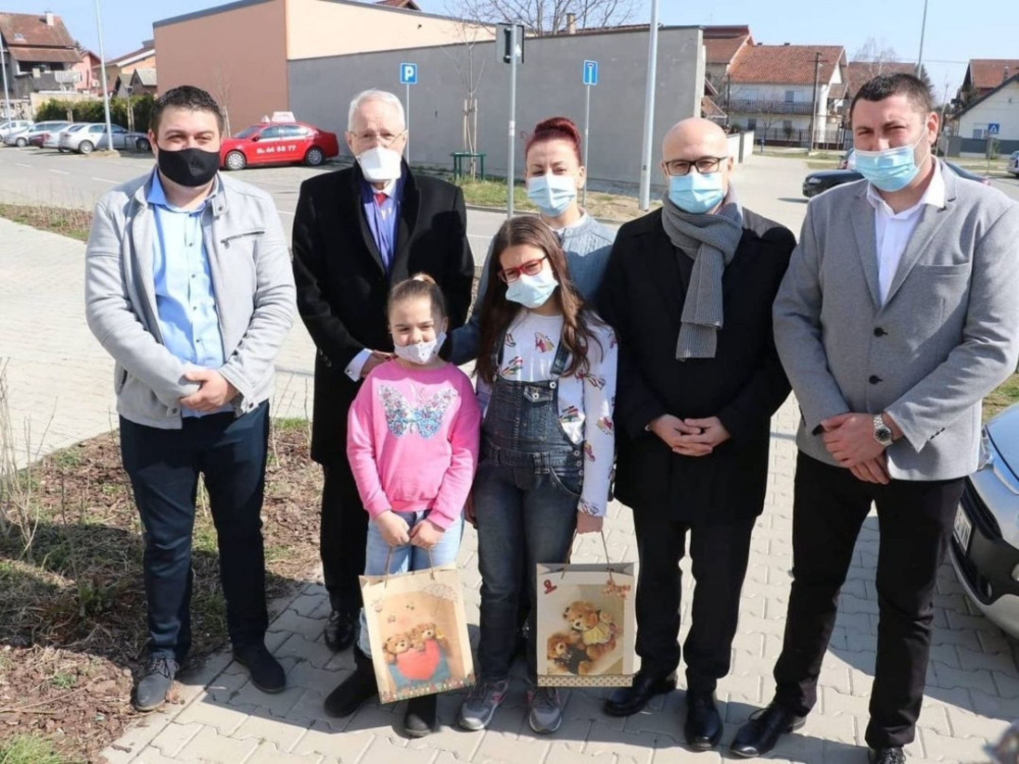 Miloš Vučević prilikom uručenja stana