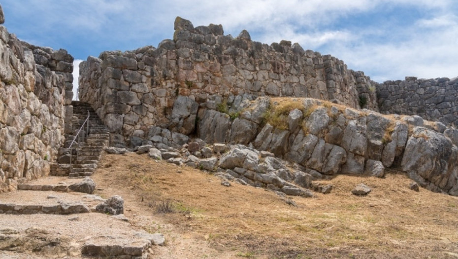 Saksajvuman, Kiklopski zidovi