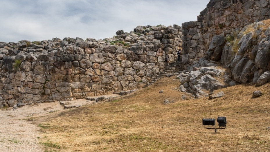 Saksajvuman, Kiklopski zidovi