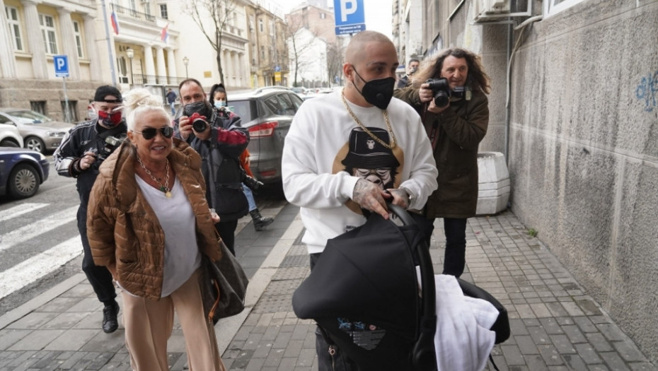 Vuk Mob sa majkom Nenom