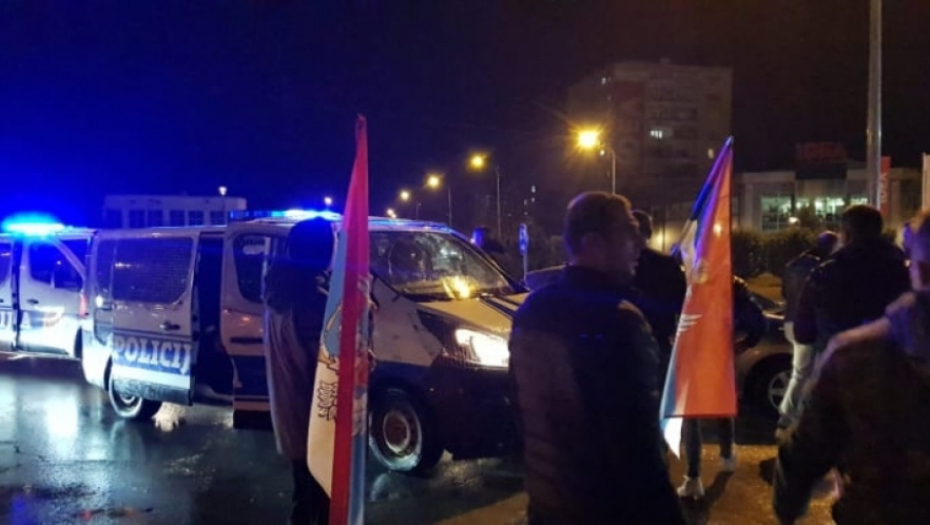 Policija rasteruje građane u Nikšiću