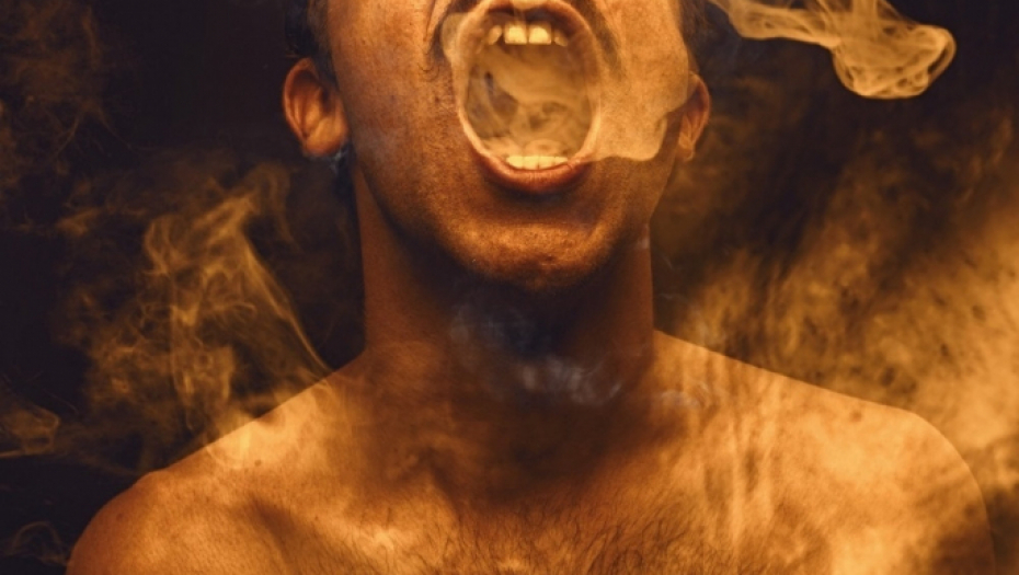 vatra, čovek koji gori