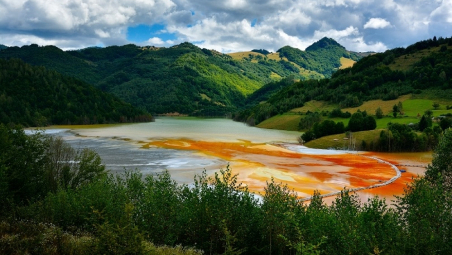 đemana, toksično jezero, rumunija