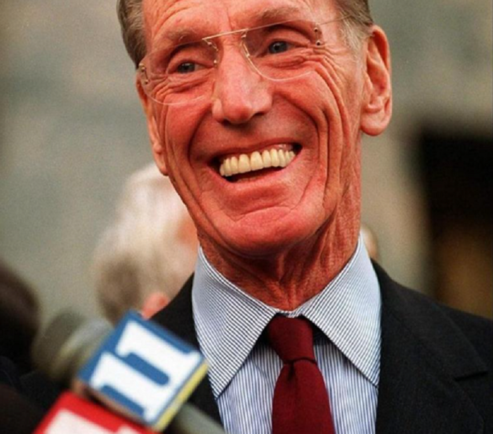 Čarls, prevarant, bankar