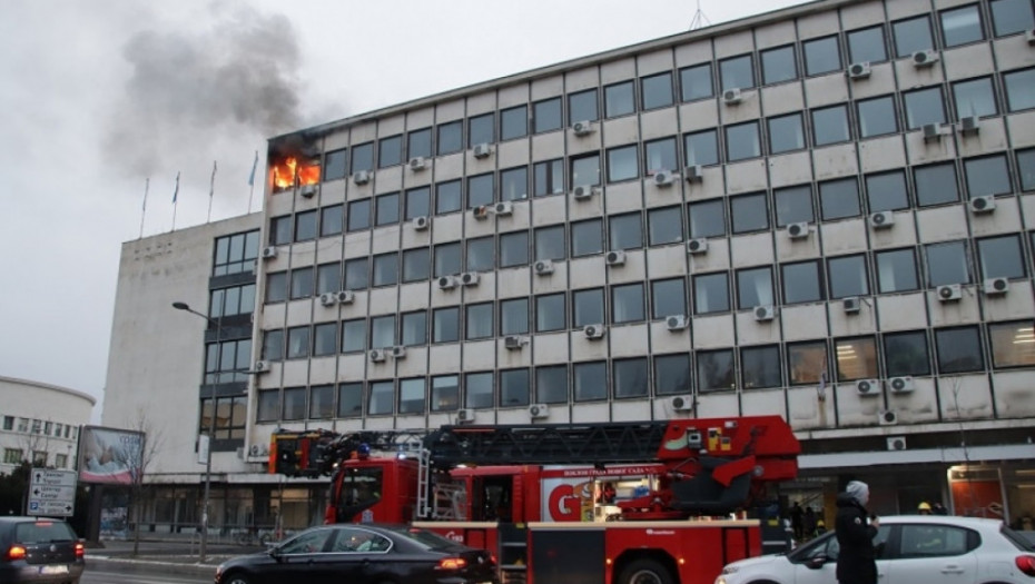Požar u zgradi Poreske uprave u Novom Sadu