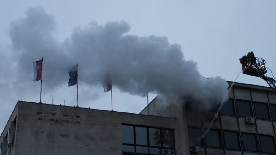 Požar u zgradi Poreske uprave u Novom Sadu