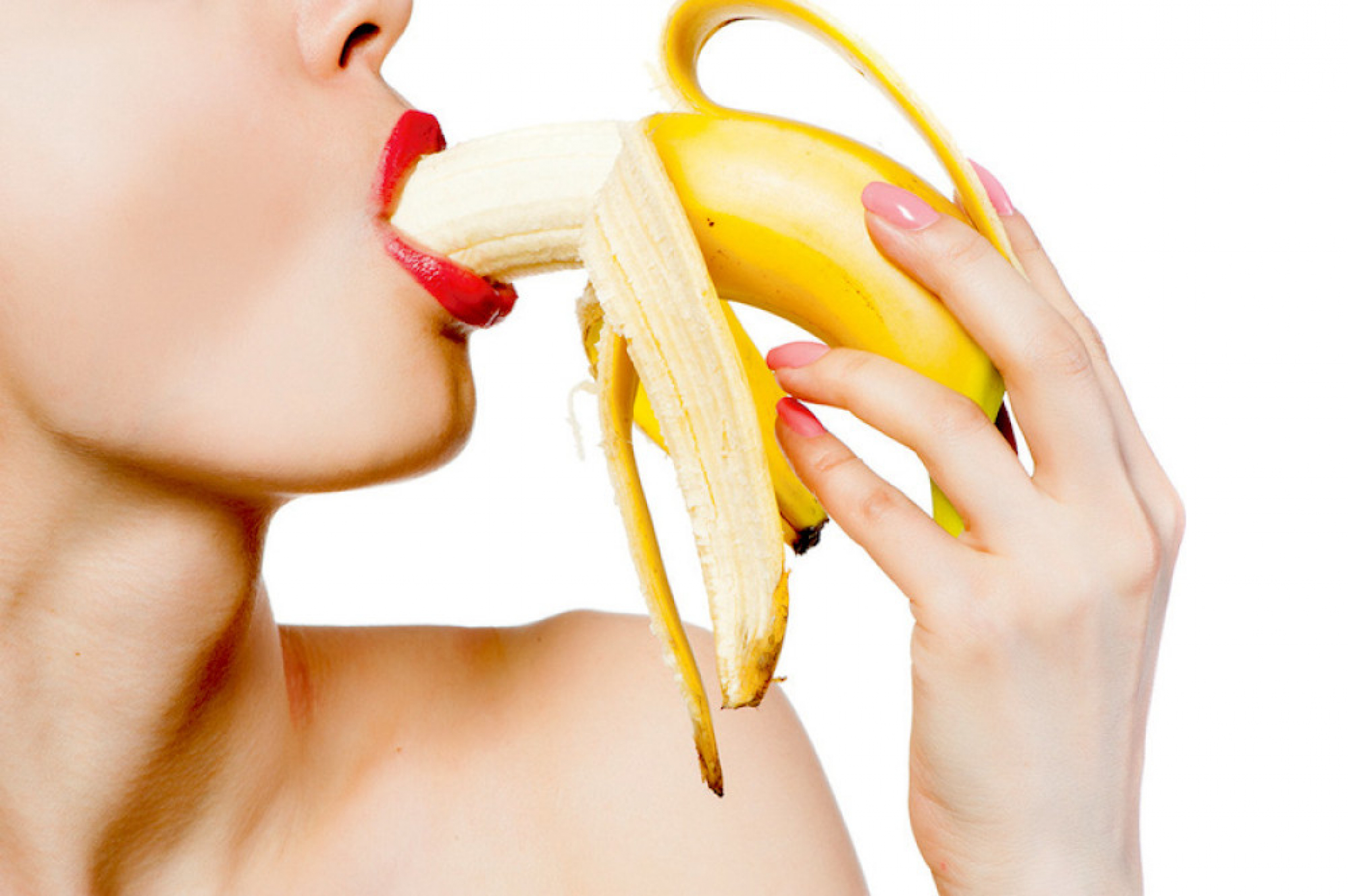 Горловой до слез. Девушка с бананом. Девушка ест банан. Фотосессия с бананом. Девушка с бананом во рту.