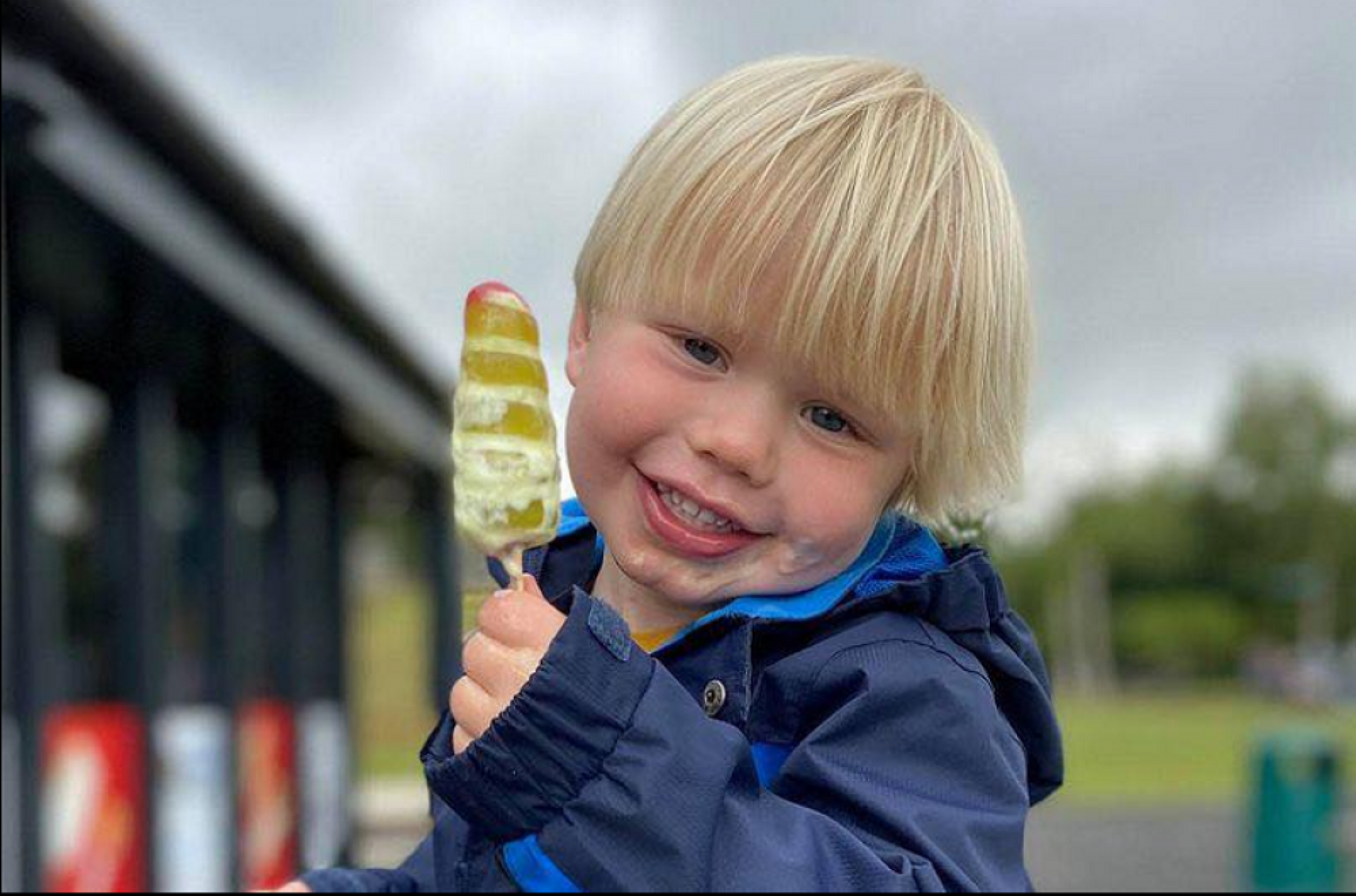 Dylan Milsom, dečak