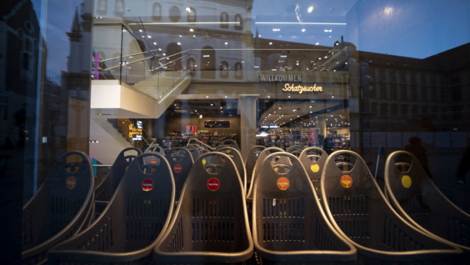 Nemački nacionalni centar za kontrolu bolesti rekao je da nove infekcije eksponencijalno rastu jer je zaraznija varijanta koja je prvi put otkrivena u Britaniji postala dominantna u zemlji. U subotu je Institut Robert Koh prijavio 16.033 novih slučajeva i još 207 smrti, čime je ukupan broj mrtvih od Kovida u Nemačkoj došao na 74.565.