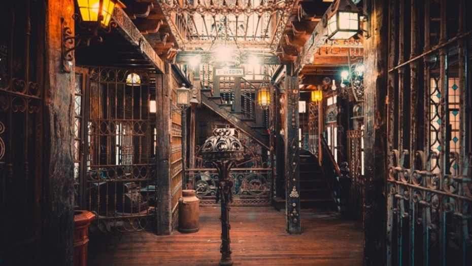 STVAR JE U GLAVI: Grad koji je smrtno bolesna osoba izgradila od smeća i produžila sebi život