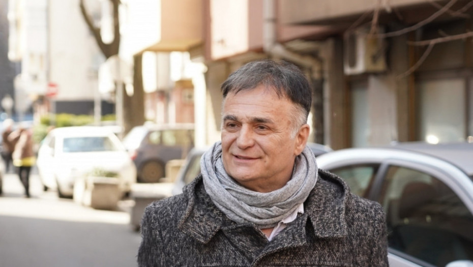 Branislav Lečić ispred policije