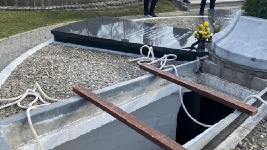 Vlasta Velisavljević - grobno mesto