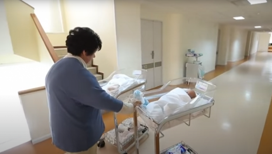 najstarija majka, blizanci, porodilište