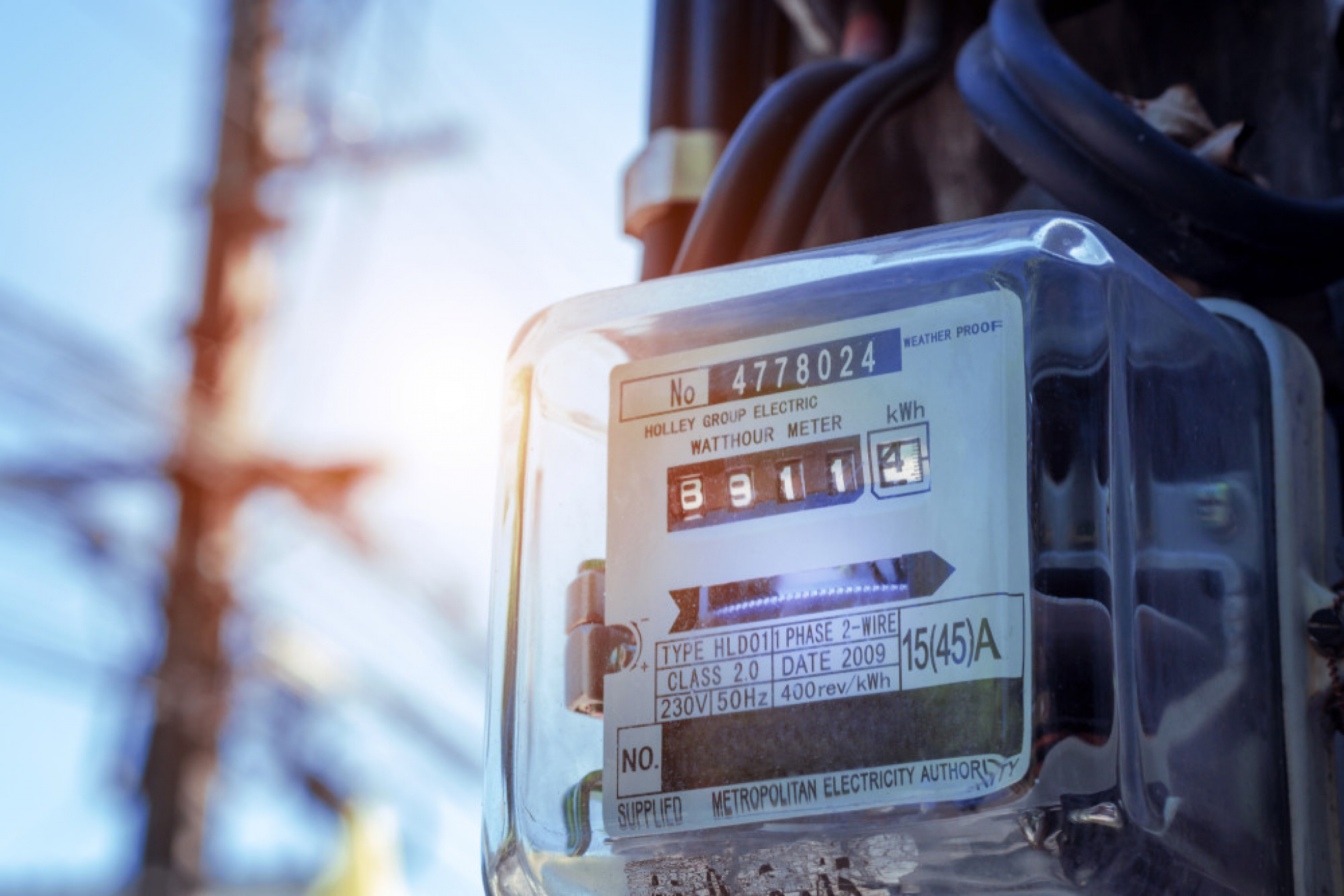 STRUJU PLAĆATE IAKO NISTE POTROŠILI NI KILOVAT Evo na koji način EPS obračunava potrošnju električne energije