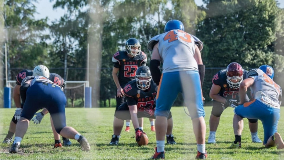 SRPSKI OKLOPNICI SE VRAĆAJU NA TEREN Poznat datum početka takmičenja u američkom fudbalu!