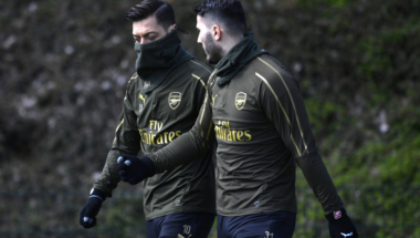 Mesut Ozil i Sead Kolašinac