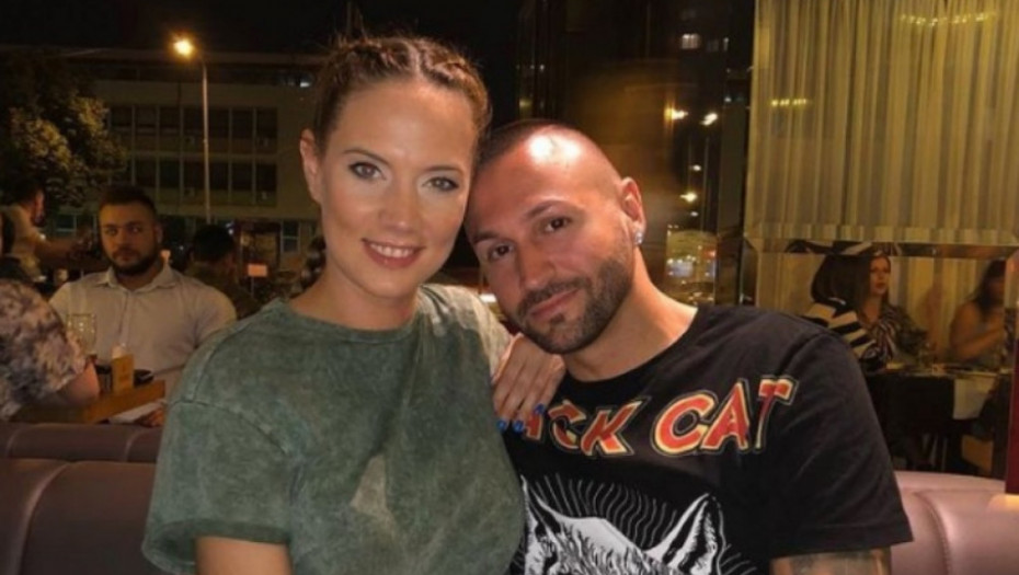 ONA NE SKIDA OSMEH SA LICA I dalje je u zajedničkom stanu, a evo s kim je Ivana Aleksić uhvaćena u gradu, kamere su ipak sve zabeležile! (FOTO)